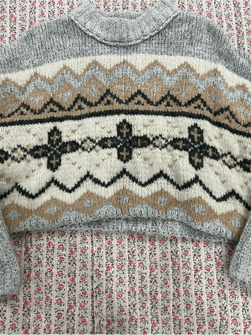 Forever 21 Gray, Cream & Tan Fair Isle Crewneck Sweater